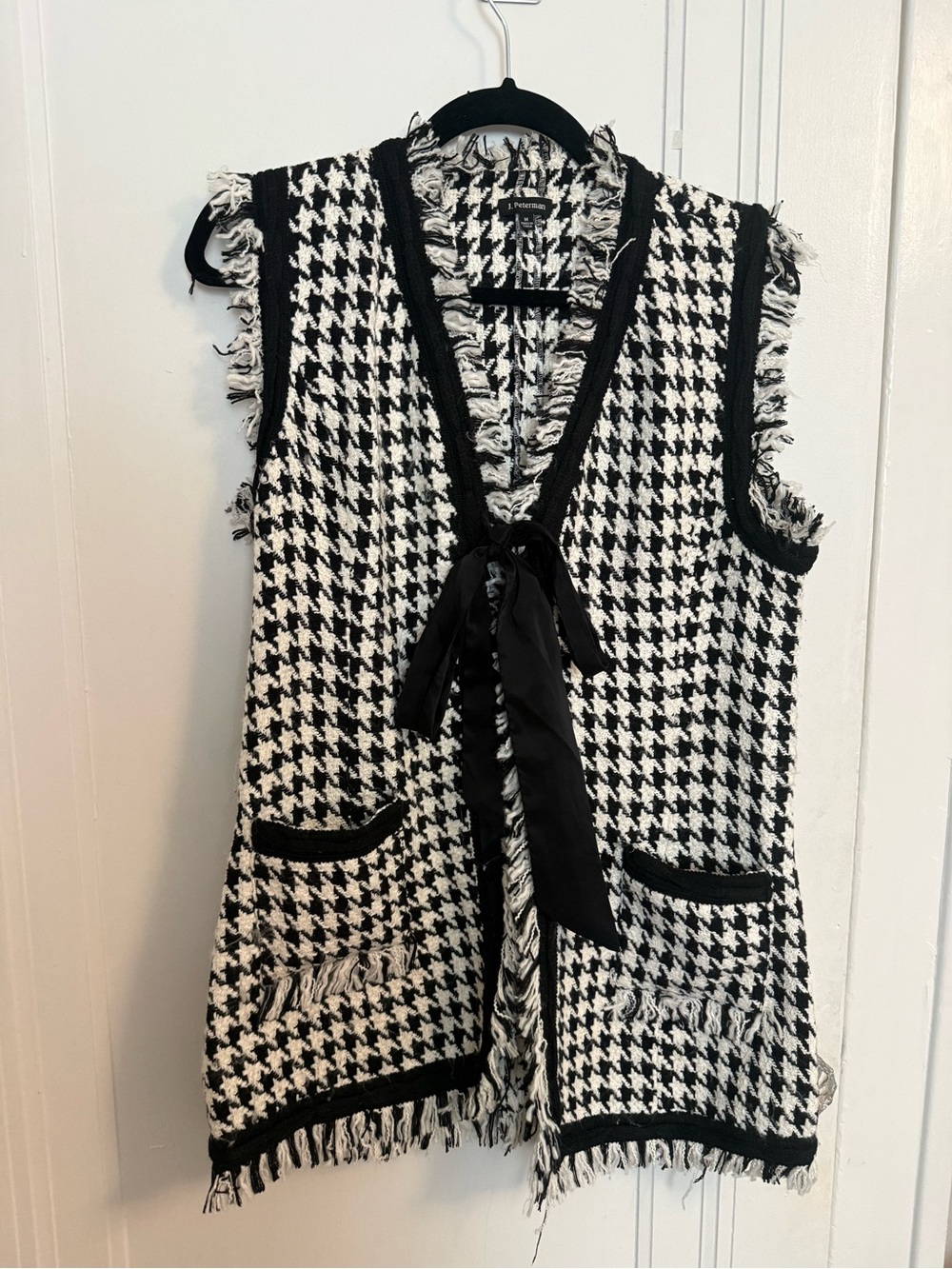 Black & White tweed Houndstooth Sleeveless Tie-Front sweater